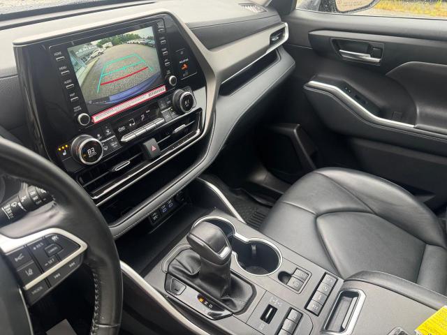 5TDGZRBH0NS595092 - 2022 TOYOTA HIGHLANDER XLE BLUE photo 12