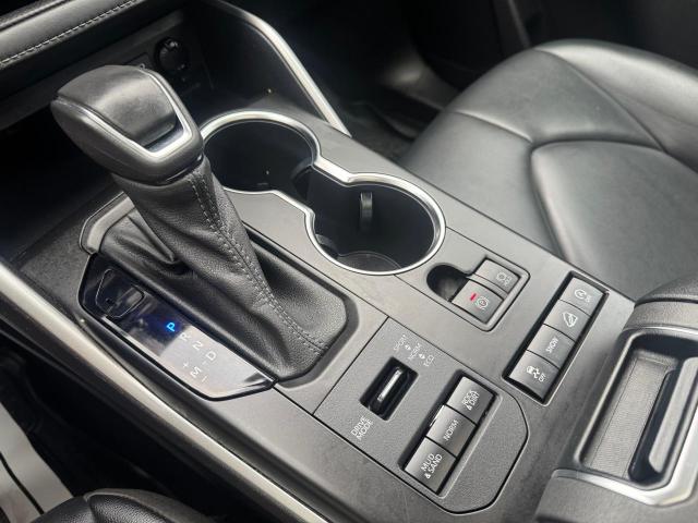 5TDGZRBH0NS595092 - 2022 TOYOTA HIGHLANDER XLE BLUE photo 13