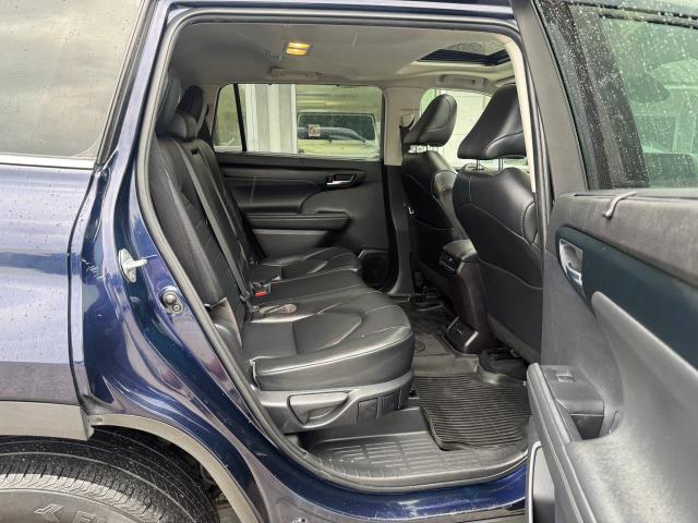 5TDGZRBH0NS595092 - 2022 TOYOTA HIGHLANDER XLE BLUE photo 6