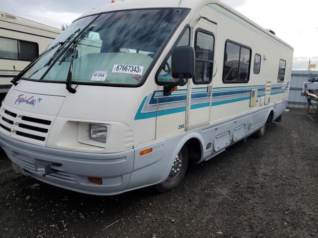 1GBJP37N3N3312388 - 1992 TROP MOTORHOME WHITE photo 2