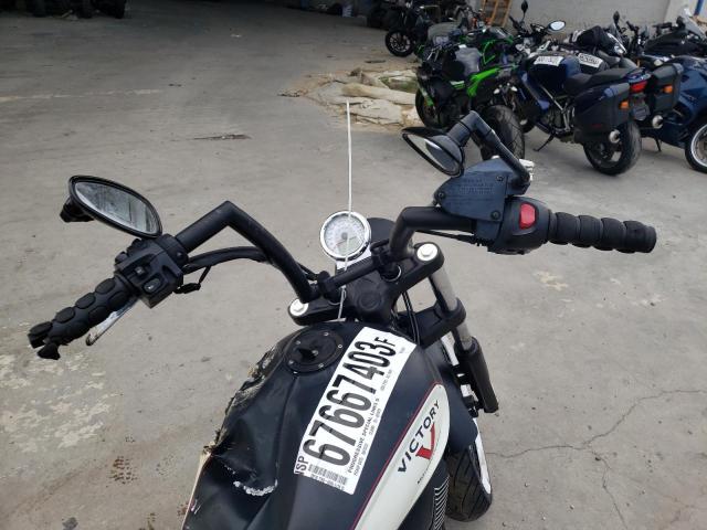 5VPWB36N0D3024412 - 2013 VICTORY MOTORCYCLES HIGH-BALL Schwarz Foto 5