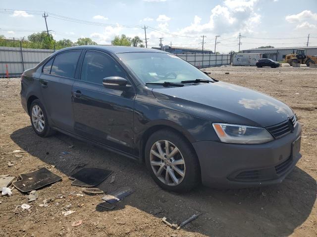 3VWDZ7AJ4BM097496 - 2011 VOLKSWAGEN JETTA SE BLACK photo 4