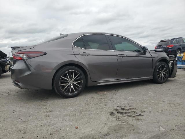 4T1G11AK6PU763883 - 2023 TOYOTA CAMRY SE NIGHT SHADE GRAY photo 3
