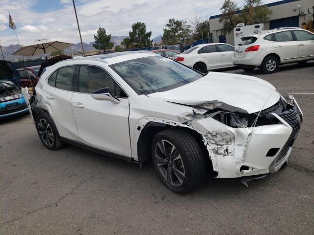 JTHY3JBHXK2012097 - 2019 LEXUS UX 200 WHITE photo 4