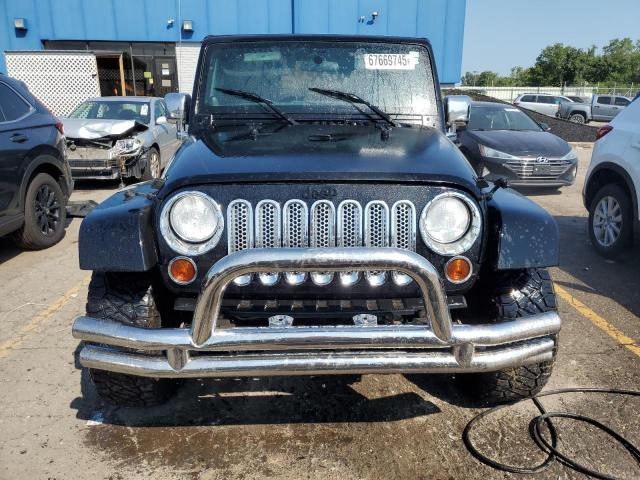 1C4AJWBG8CL275584 - 2012 JEEP WRANGLER SAHARA 黑色 照片 5