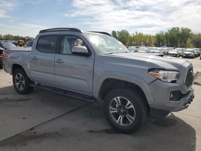 3TMCZ5ANXJM146091 - 2018 TOYOTA TACOMA DOUBLE CAB GRAY photo 4