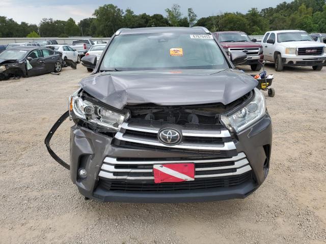 5TDJZRFH3JS806988 - 2018 TOYOTA HIGHLANDER SE SILVER photo 5