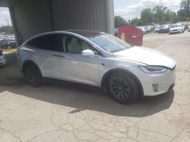 5YJXCDE25JF121066 - 2018 TESLA MODEL X SILVER photo 4