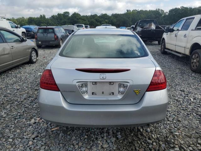 1HGCM56106A050240 - 2006 HONDA ACCORD VALUE SILVER photo 6