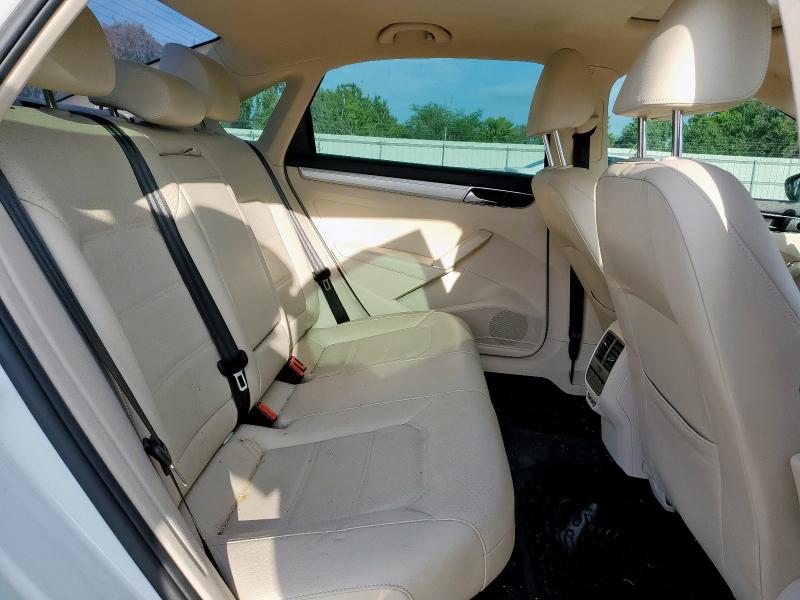 1VWLA7A30KC004947 - 2019 VOLKSWAGEN PASSAT WOLFSBURG WHITE photo 10