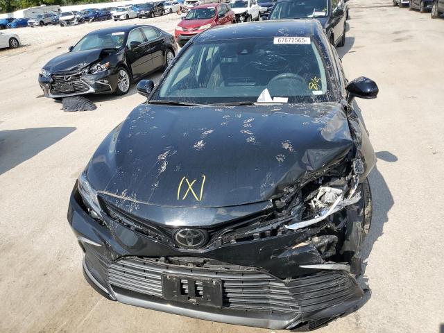 4T1C11AK5NU715996 - 2022 TOYOTA CAMRY LE BLACK photo 5