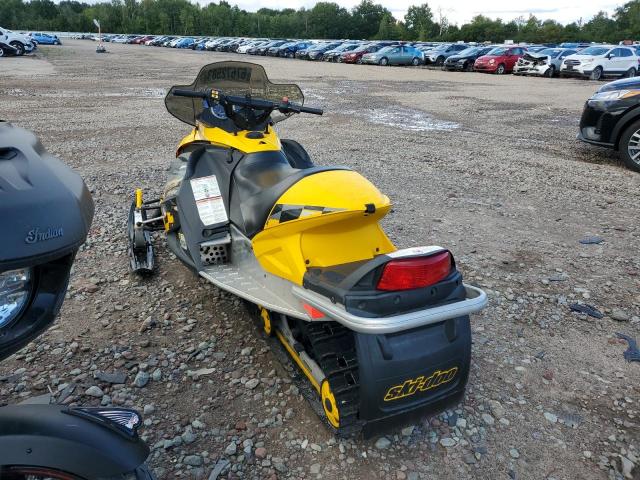 2BPSBH6A76V001427 - 2006 SKI DOO SNOWMOBILE YELLOW photo 3