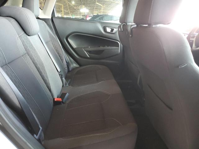 3FADP4EJ2FM149303 - 2015 FORD FIESTA SE 银色 照片 10