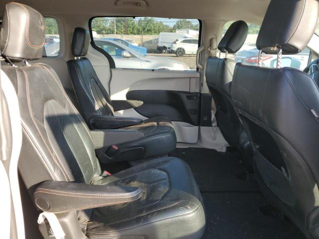 2C4RC1BG9KR560526 - 2019 CHRYSLER PACIFICA TOURING L WHITE photo 11