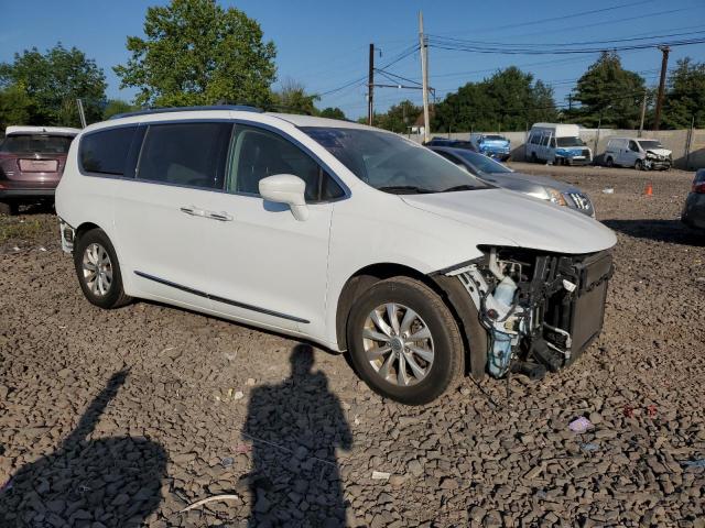 2C4RC1BG9KR560526 - 2019 CHRYSLER PACIFICA TOURING L WHITE photo 4