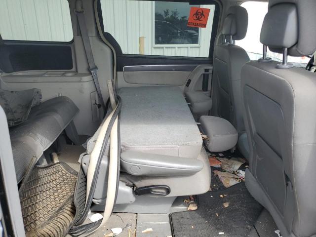 2V4RW4D16AR348382 - 2010 VOLKSWAGEN ROUTAN S GRAY photo 11