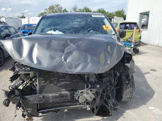 2V4RW4D16AR348382 - 2010 VOLKSWAGEN ROUTAN S GRAY photo 5