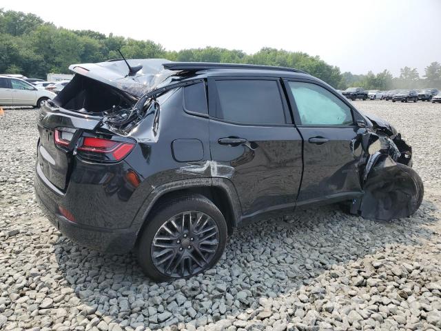 3C4NJDCN8RT602467 - 2024 JEEP COMPASS LIMITED BLACK photo 3