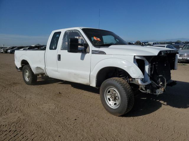 1FT7X2B61FEA15237 - 2015 FORD F250 SUPER DUTY WHITE photo 4