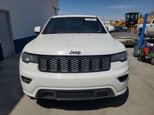 1C4RJFAG8HC704931 - 2017 JEEP GRAND CHER LAREDO WHITE photo 5