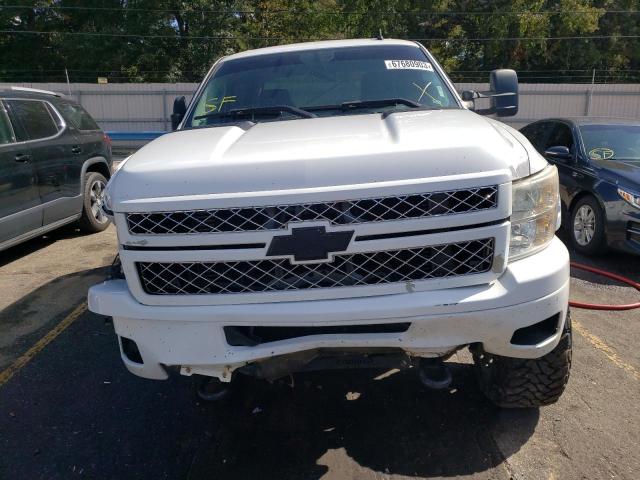 1GC1KYE89DF112214 - 2013 CHEVROLET SILVERADO K2500 HEAVY DUTY LTZ WHITE photo 5