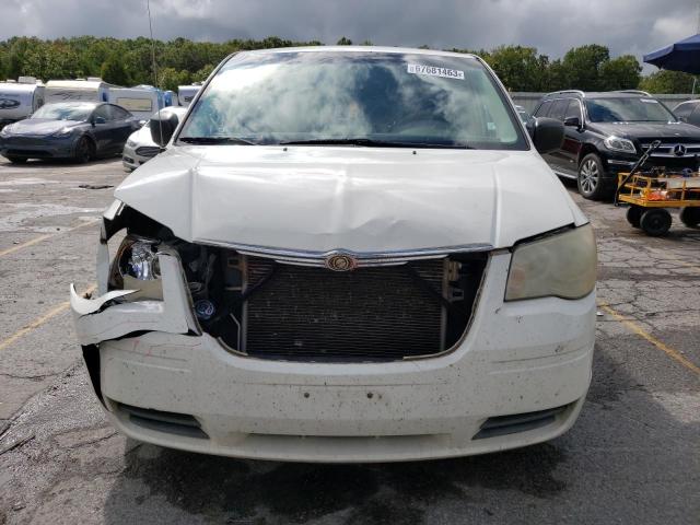 2A8HR44H38R643209 - 2008 CHRYSLER TOWN & COU LX WHITE photo 5