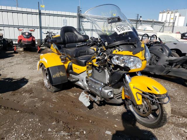 1HFSC47G5AA906298 - 2010 HONDA GL1800 YELLOW photo 1