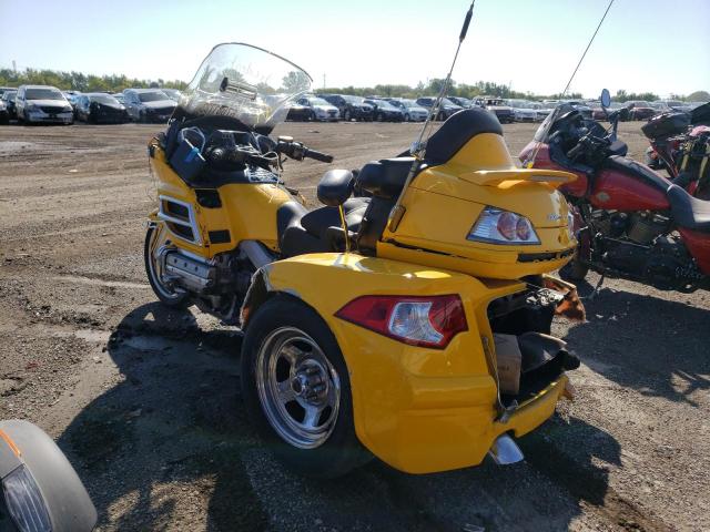 1HFSC47G5AA906298 - 2010 HONDA GL1800 YELLOW photo 3