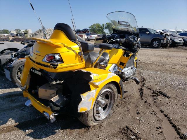 1HFSC47G5AA906298 - 2010 HONDA GL1800 YELLOW photo 4