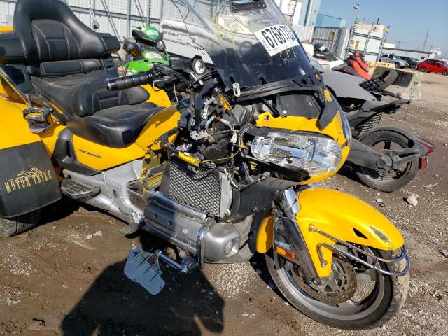 1HFSC47G5AA906298 - 2010 HONDA GL1800 YELLOW photo 9