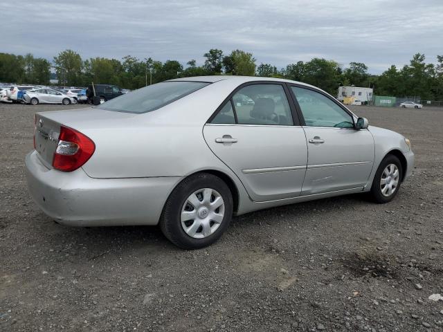 4T1BE32K02U598267 - 2002 TOYOTA CAMRY LE SILVER photo 3