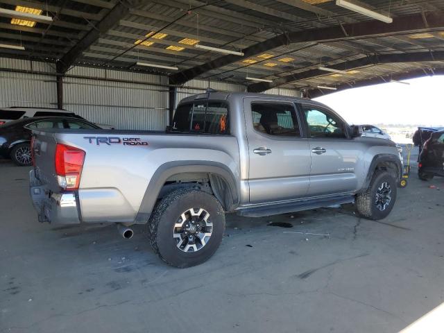 3TMAZ5CNXGM013313 - 2016 TOYOTA TACOMA DOUBLE CAB SILVER photo 3