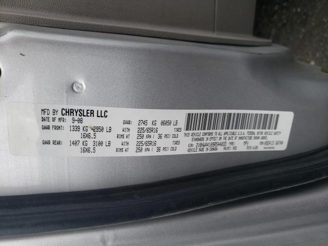 2V8HW44109R544033 - 2009 VOLKSWAGEN ROUTAN S SILVER photo 14