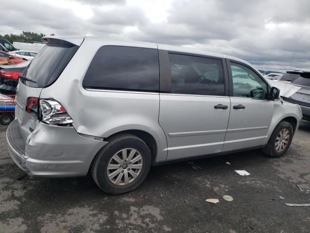 2V8HW44109R544033 - 2009 VOLKSWAGEN ROUTAN S SILVER photo 3