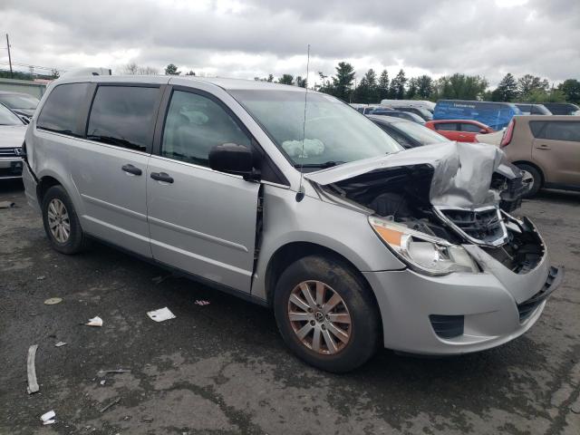 2V8HW44109R544033 - 2009 VOLKSWAGEN ROUTAN S SILVER photo 4