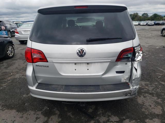 2V8HW44109R544033 - 2009 VOLKSWAGEN ROUTAN S SILVER photo 6