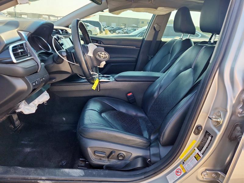 4T1B61HK5JU119669 - 2018 TOYOTA CAMRY XSE SILVER photo 7