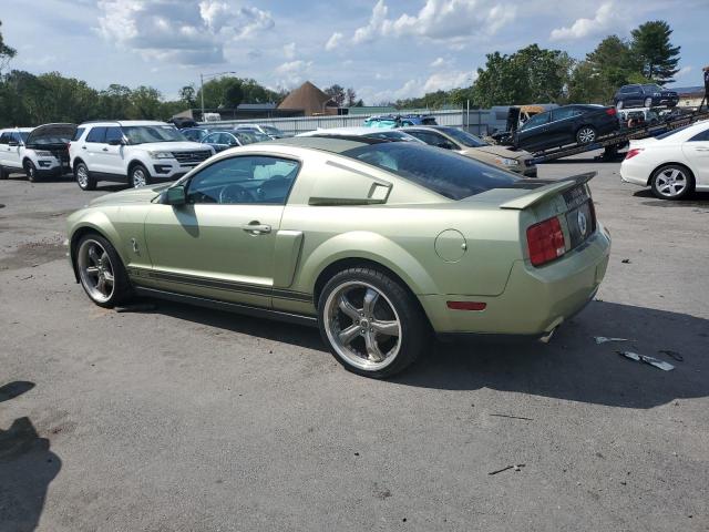 1ZVHT82H555185858 - 2005 FORD MUSTANG GT GREEN photo 2