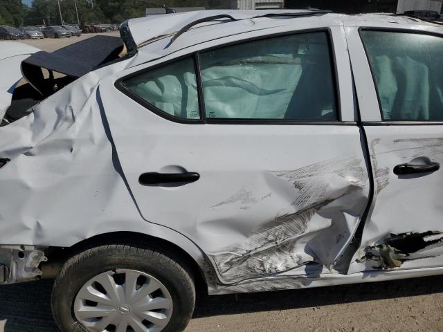 3N1CN7AP1HL870103 - 2017 NISSAN VERSA S WHITE photo 10