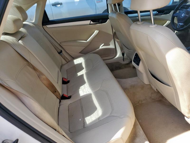 1VWBH7A33DC136286 - 2013 VOLKSWAGEN PASSAT SE თეთრი ფოტო 10