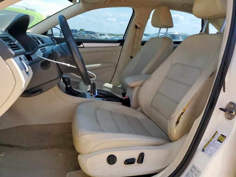 1VWBH7A33DC136286 - 2013 VOLKSWAGEN PASSAT SE თეთრი ფოტო 7