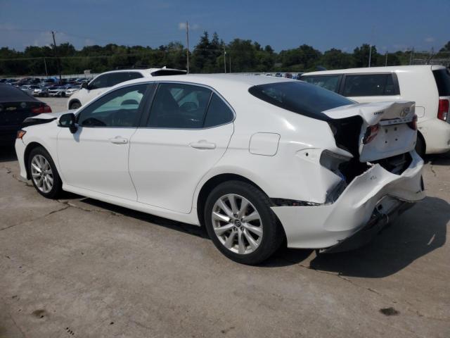4T1B11HKXJU582776 - 2018 TOYOTA CAMRY L WHITE photo 2