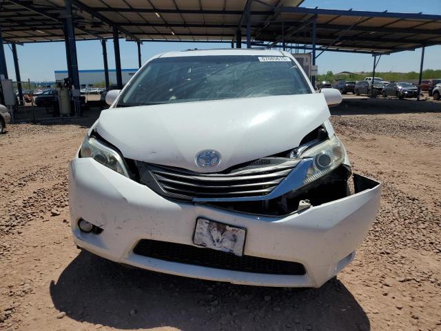 5TDYK3DCXBS013650 - 2011 TOYOTA SIENNA XLE SILVER photo 5
