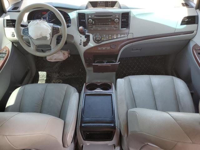 5TDYK3DCXBS013650 - 2011 TOYOTA SIENNA XLE SILVER photo 8