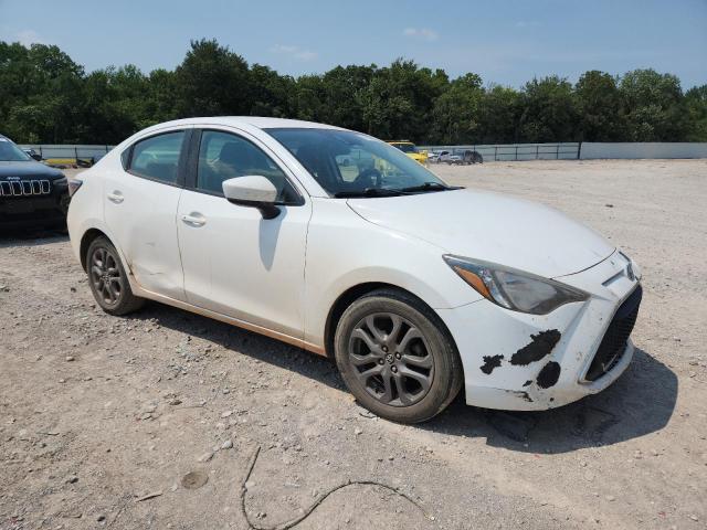 3MYDLBYV1KY519363 - 2019 TOYOTA YARIS L Ақ фото 4