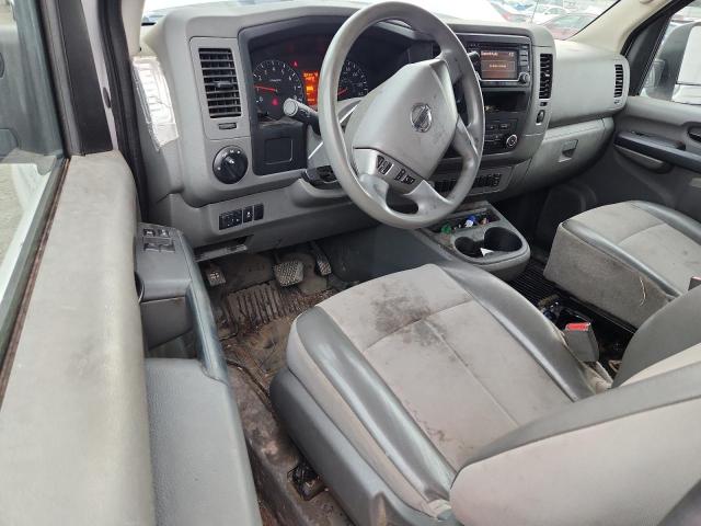 1N6AF0KY0JN810879 - 2018 NISSAN NV 2500 S Ақ фото 8