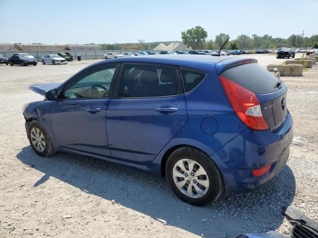 KMHCT5AE7GU283510 - 2016 HYUNDAI ACCENT SE Blau Foto 2