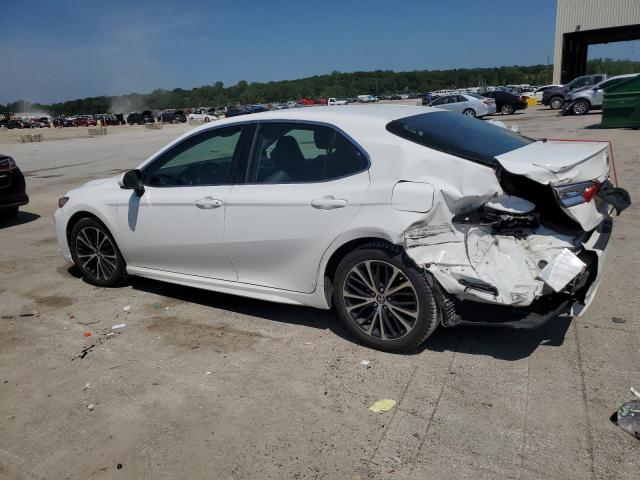 4T1B11HK0JU031675 - 2018 TOYOTA CAMRY L WHITE photo 2