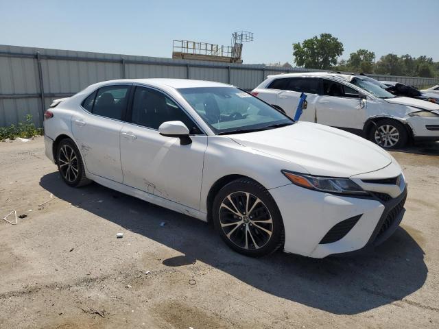 4T1B11HK0JU031675 - 2018 TOYOTA CAMRY L WHITE photo 4