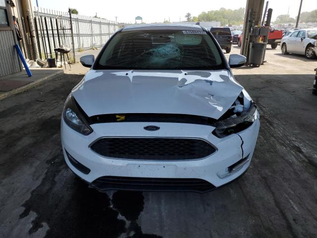 1FADP3H25HL247728 - 2017 FORD FOCUS SEL WHITE photo 5